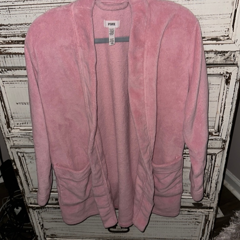 Pink Victoria’s Secret plush pink robe size small x small pockets long sleeve